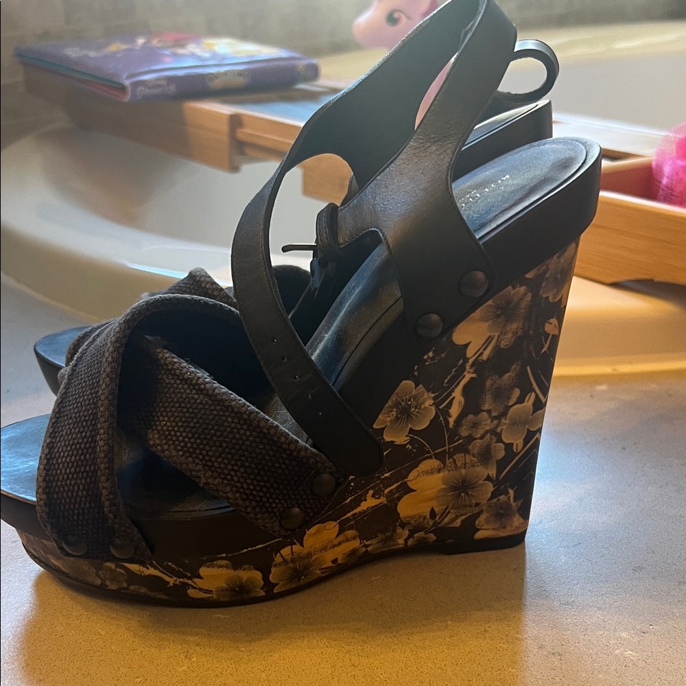 Floral Black Wedge Sandals